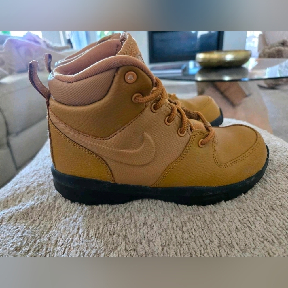 Nike Kids Brown Boots